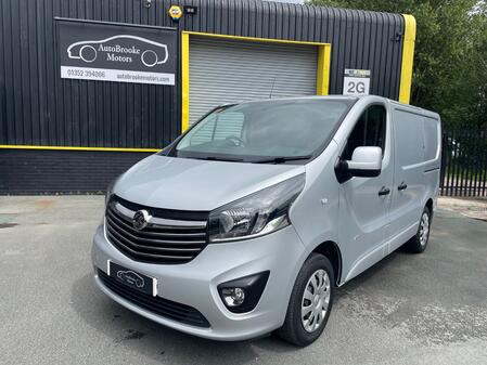 VAUXHALL VIVARO 1.6 CDTi 2700 BiTurbo Sportive