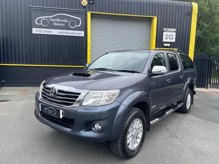 TOYOTA HILUX 3.0 D-4D Invincible