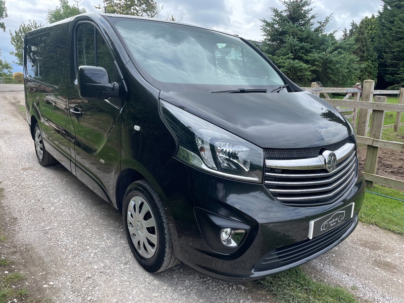 VAUXHALL VIVARO