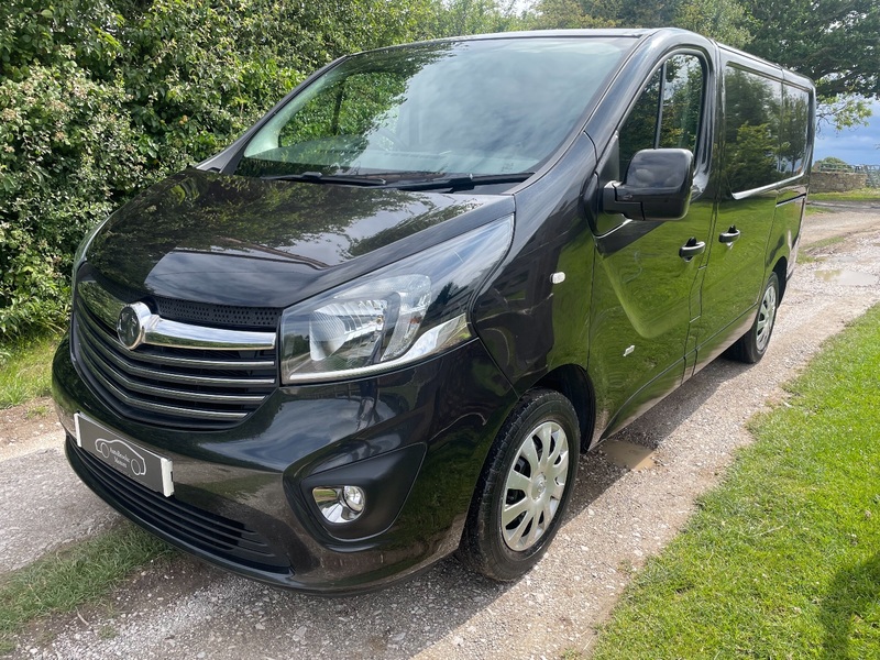 VAUXHALL VIVARO