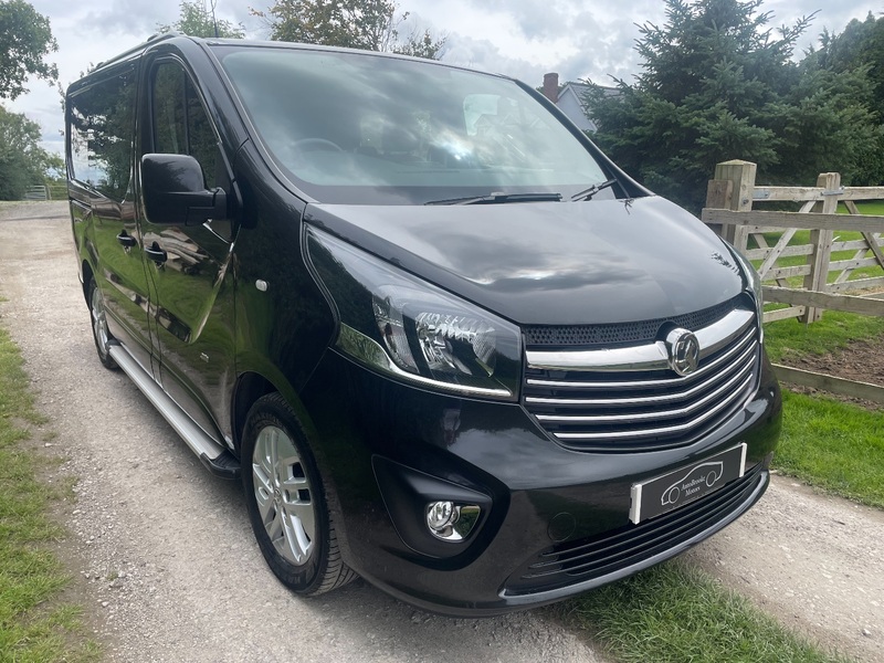 VAUXHALL VIVARO