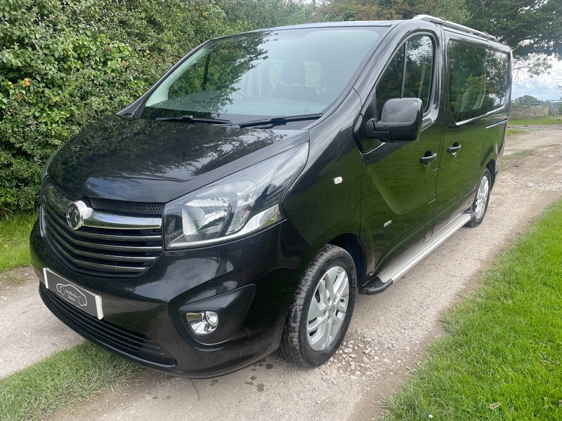 VAUXHALL VIVARO